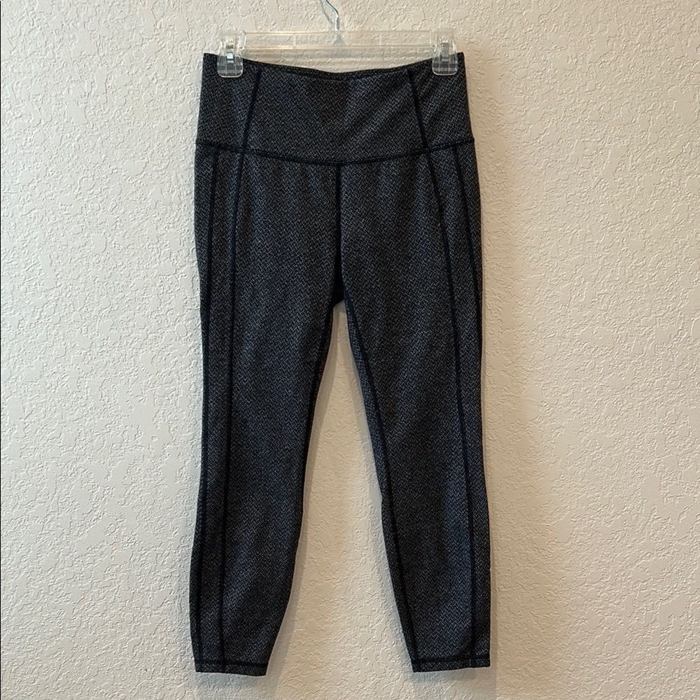 Athleta Gray Patterned Power Up Leggings Size Medium